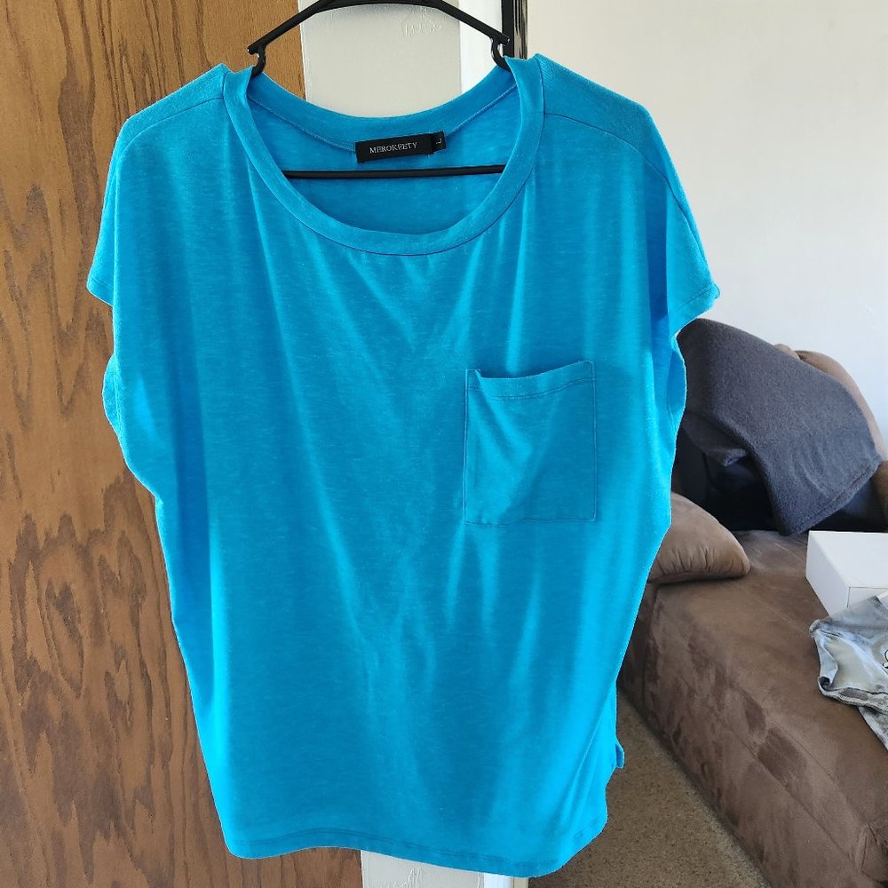 Womens tee